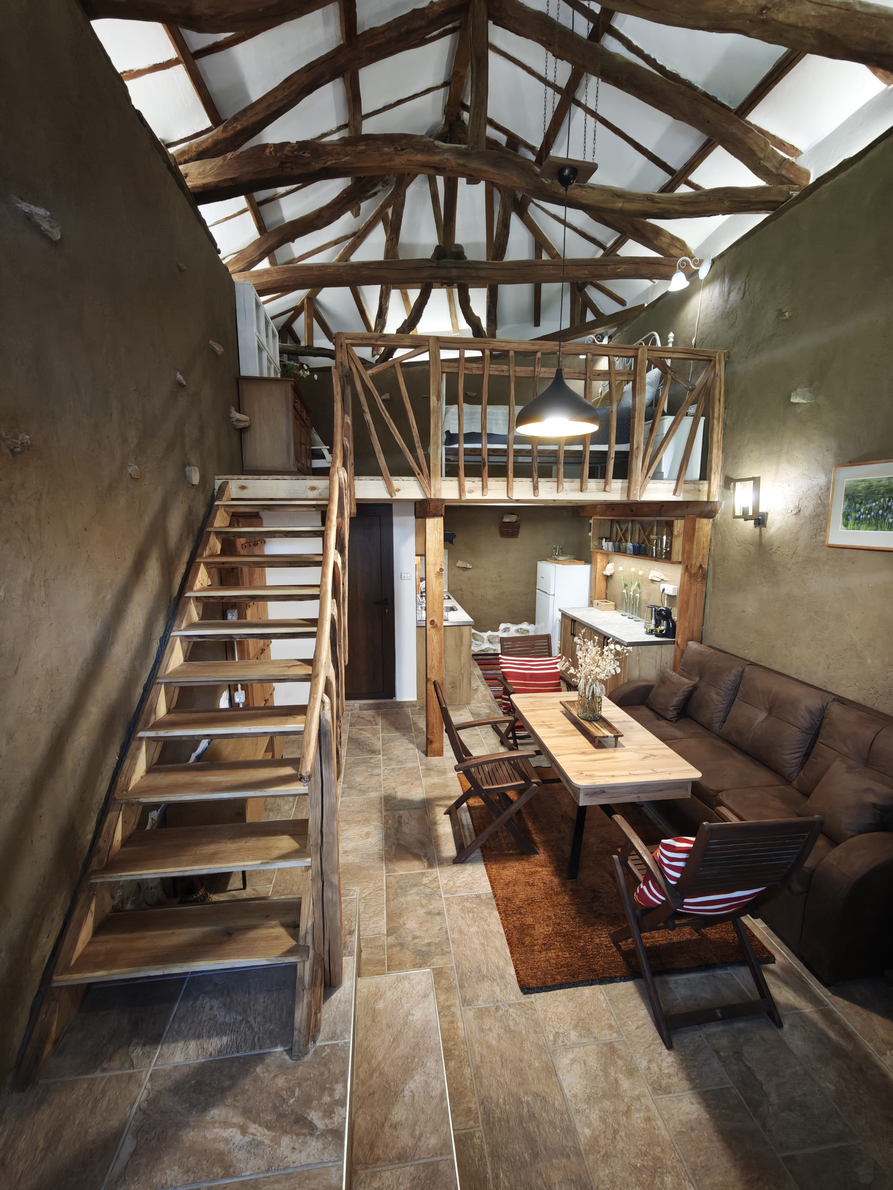 Къща на две нива с кухня